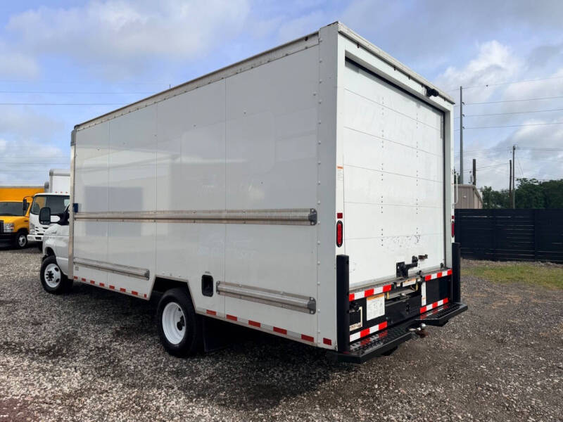2022 Ford E-Series E-350 SD