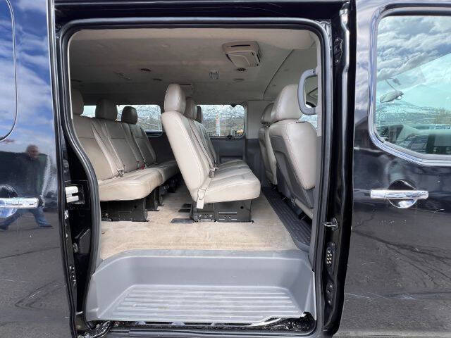 2017 Nissan NV 3500 HD SL