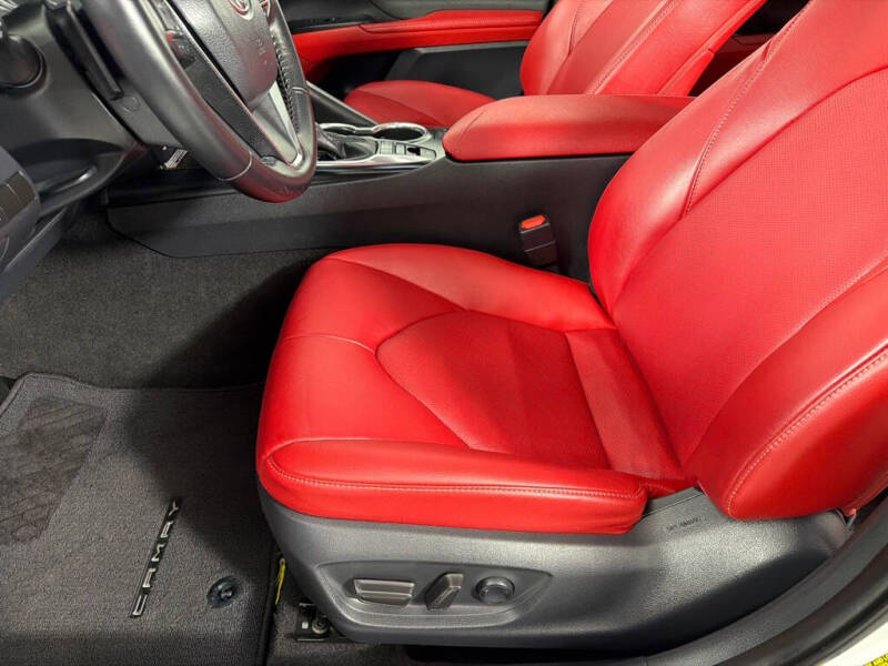 2019 Toyota Camry XSE
