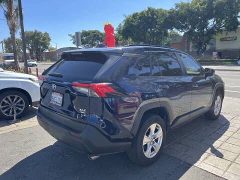 2021 Toyota RAV4 XLE