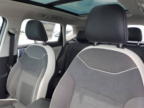 2025 Volkswagen Taos SE