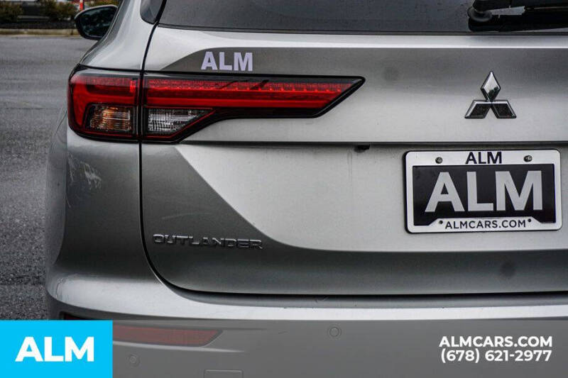 2024 Mitsubishi Outlander SE