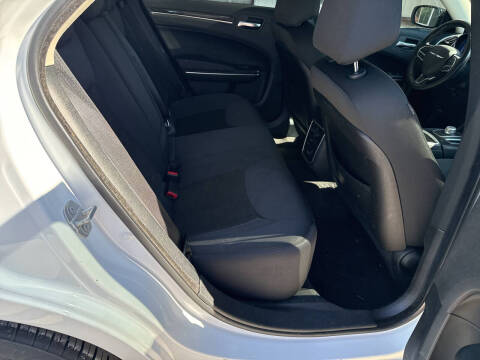 2018 Chrysler 300 Touring