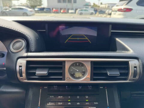 2016 Lexus IS 200t