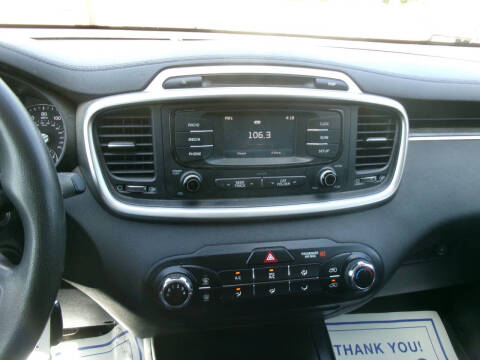 2017 Kia Sorento LX