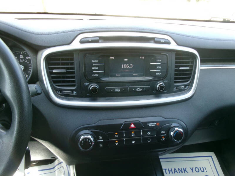 2017 Kia Sorento LX