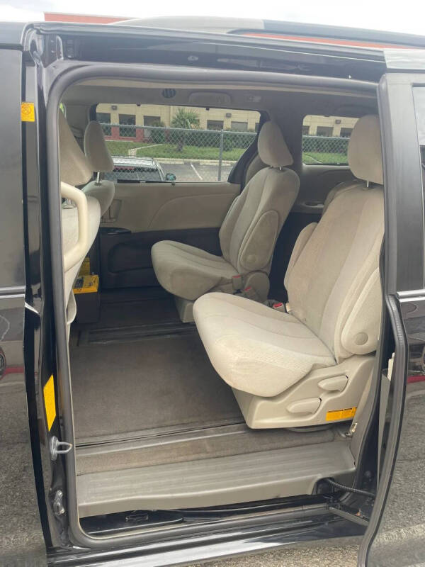 2012 Toyota Sienna