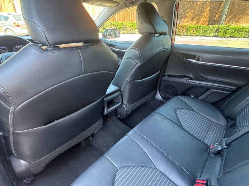 2020 Toyota Camry SE