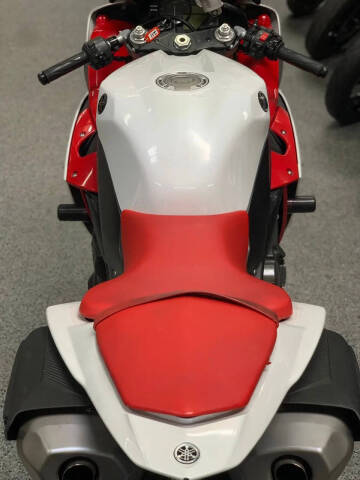 2009 Yamaha YZF-R1