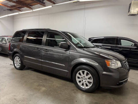 2016 Chrysler Town and Country Touring