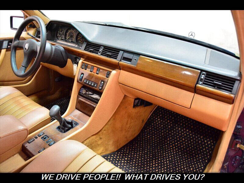 1987 Mercedes-Benz 300-Class 300 E