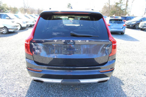 2016 Volvo XC90 T6 Momentum