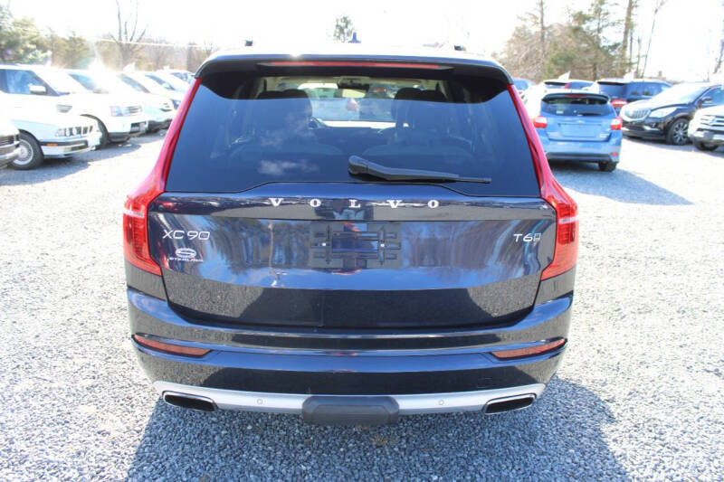 2016 Volvo XC90 T6 Momentum