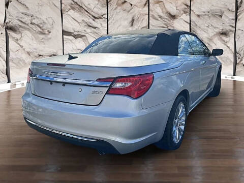 2012 Chrysler 200 Limited