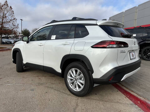 2026 Toyota Corolla Cross LE