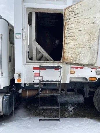 2015 Freightliner M2 106