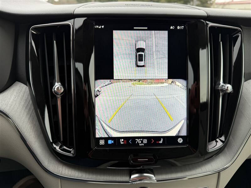 2024 Volvo XC60 B5 Plus Dark Theme