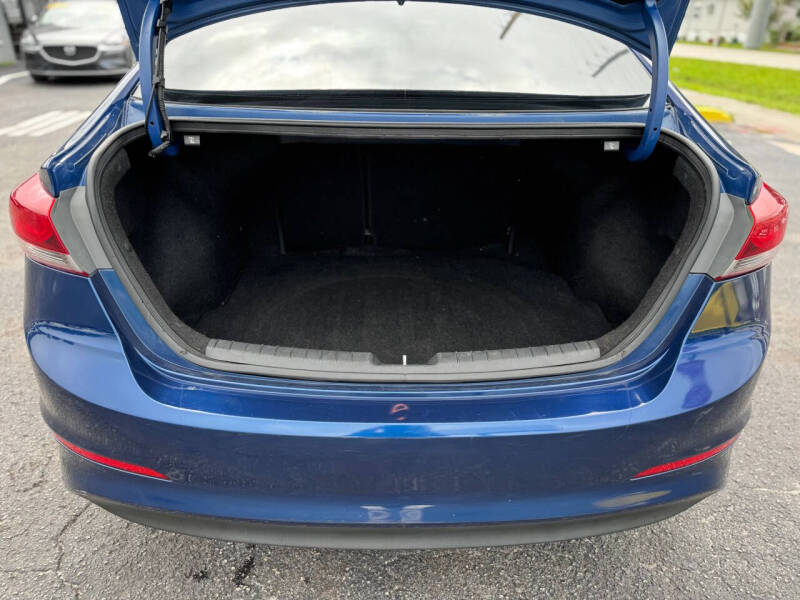 2018 Hyundai Elantra