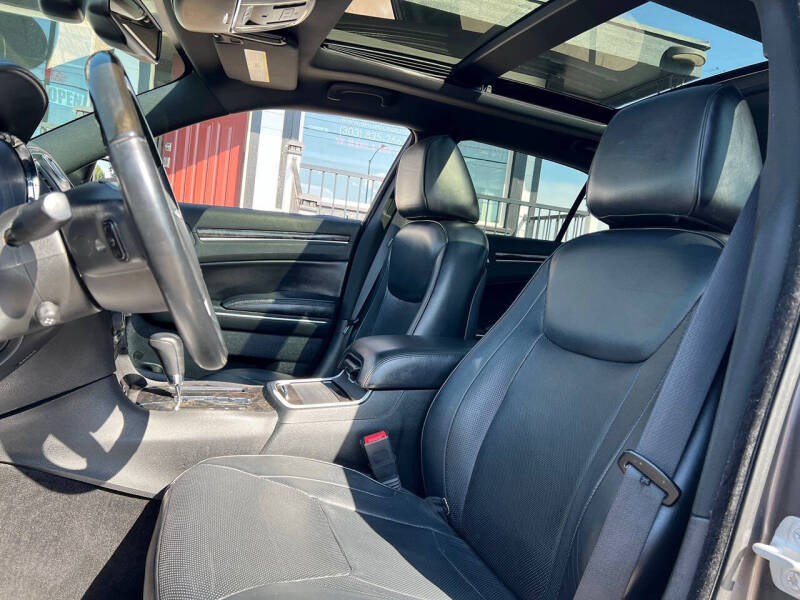 2014 Chrysler 300 C