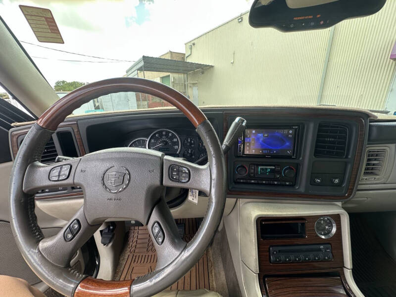 2003 Cadillac Escalade