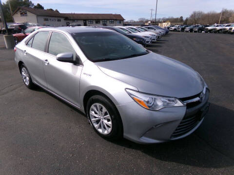 2017 Toyota Camry Hybrid for sale at VELISHEK AUTO SALES in Prior Lake MN