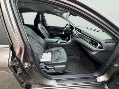 2020 Toyota Camry SE