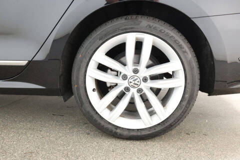 2018 Volkswagen Passat V6 SEL Premium