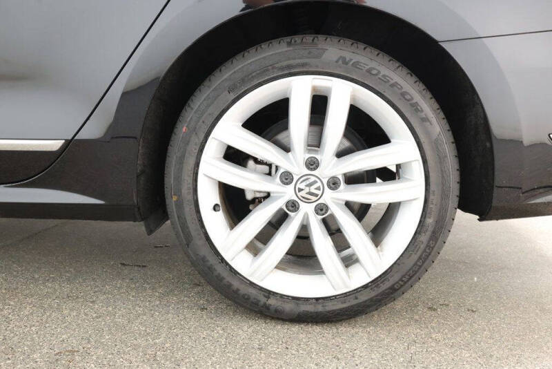 2018 Volkswagen Passat V6 SEL Premium