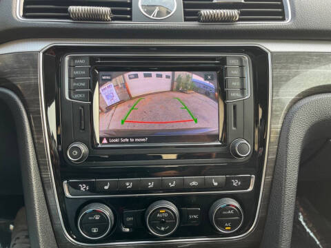 2017 Volkswagen Passat 1.8T SEL Premium