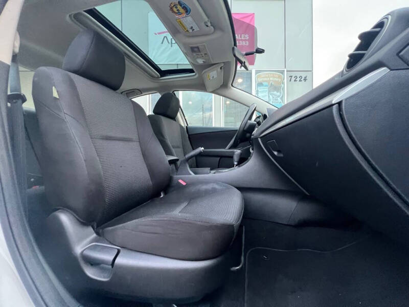 2012 Mazda MAZDA3 i Touring