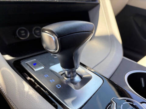 2025 Genesis G70