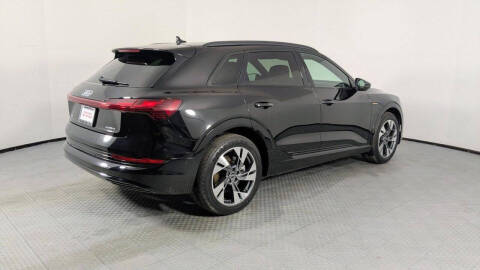 2022 Audi e-tron quattro Premium