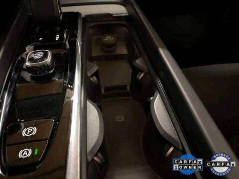 2025 Volvo XC60 B5 Plus Dark Theme