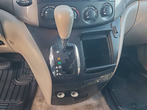 2009 Toyota Sienna LE 8-Passenger