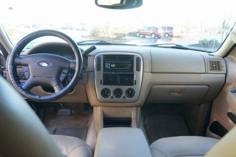2004 Ford Explorer XLT