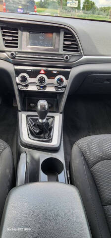 2019 Hyundai Elantra SE