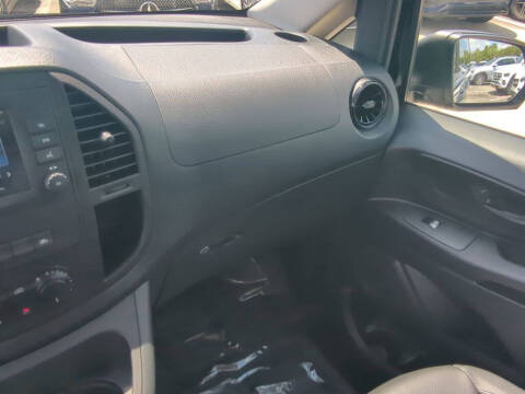 2023 Mercedes-Benz Metris Passenger