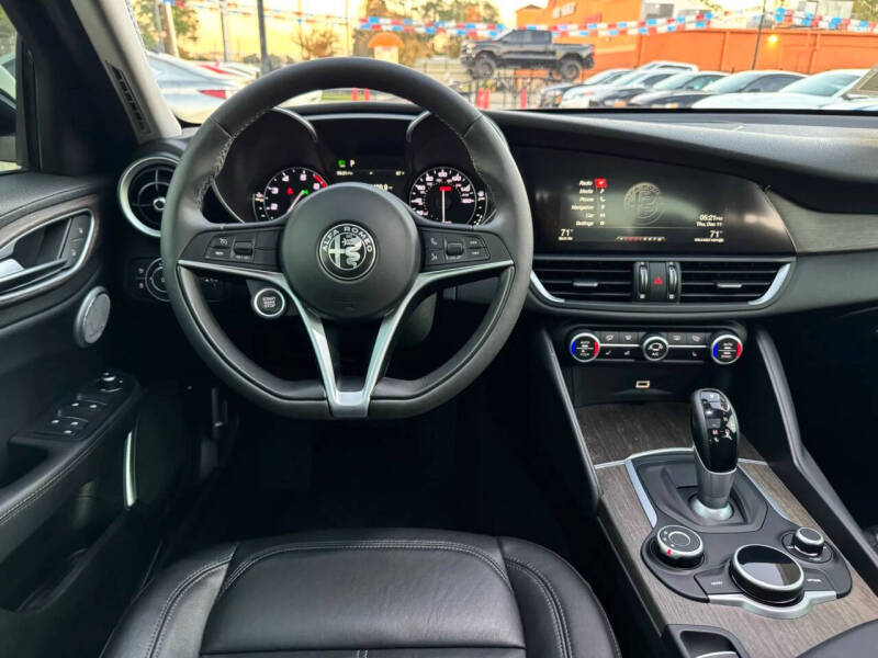 2018 Alfa Romeo Giulia Ti Lusso