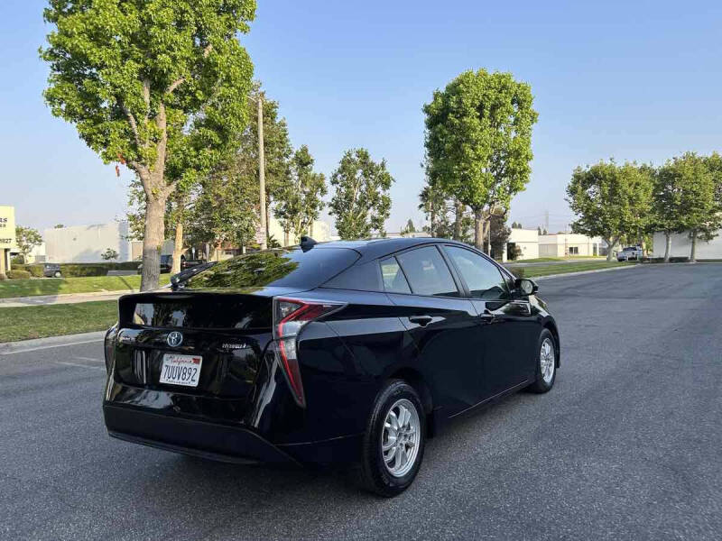 2016 Toyota Prius Three