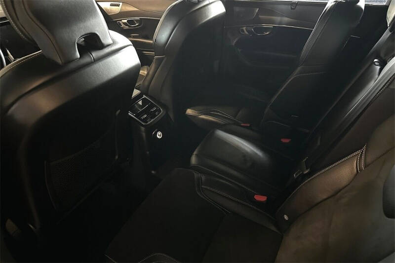 2019 Volvo XC90 T8 eAWD R-Design