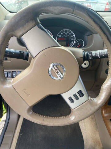 2005 Nissan Pathfinder SE