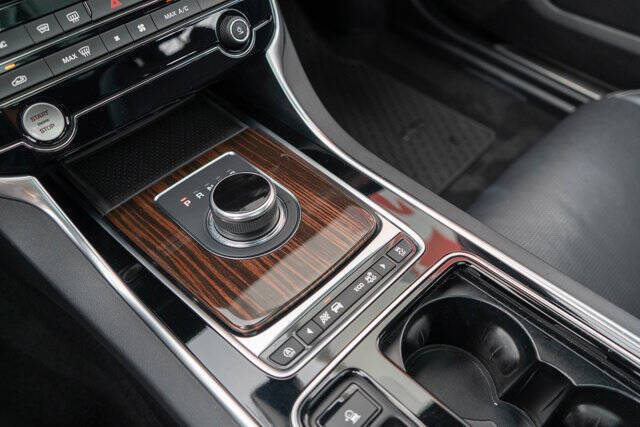 2018 Jaguar XF Sportbrake 18
