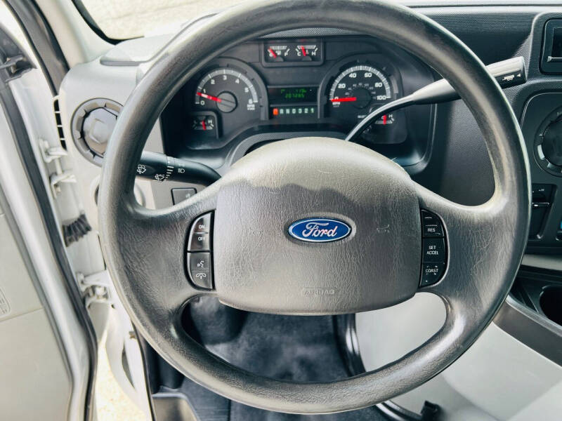 2014 Ford E-Series E-450 SD