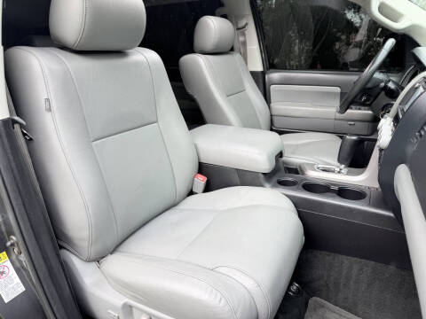 2015 Toyota Sequoia SR5
