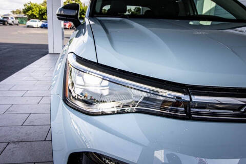 2026 Volkswagen Taos SE Black