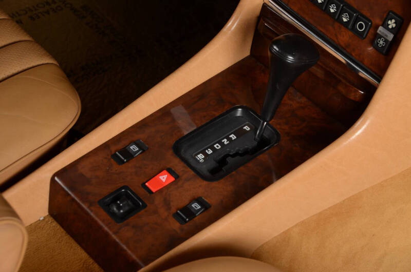 1987 Mercedes-Benz 560-Class 560 SL