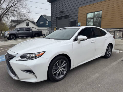 2016 Lexus ES 300h