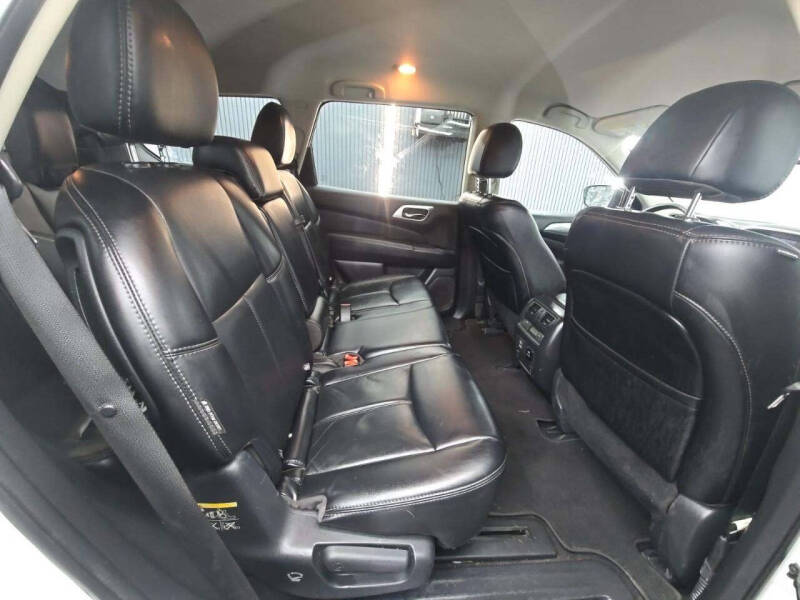 2018 Nissan Pathfinder SL