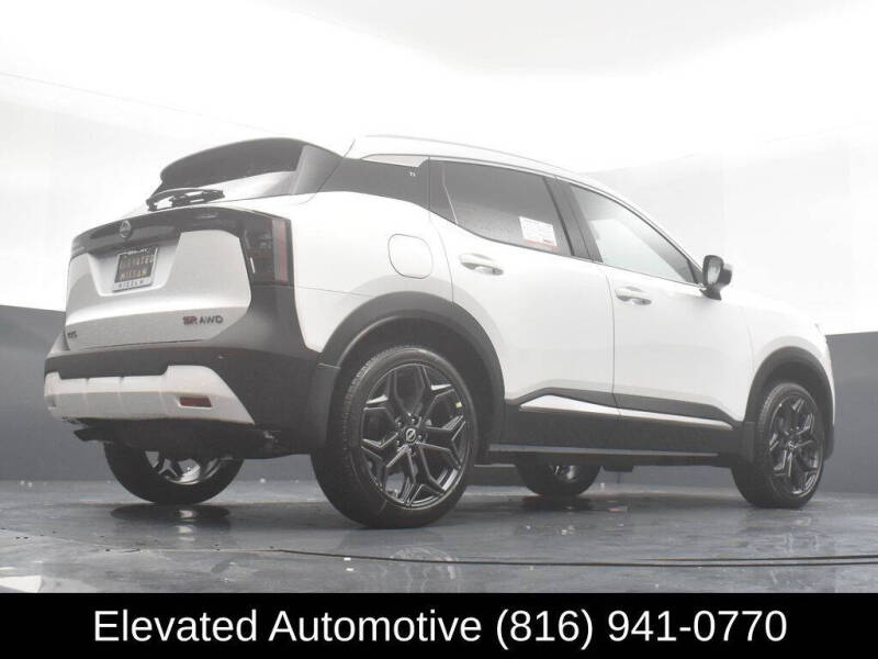 2025 Nissan Kicks SR