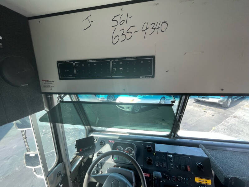 2017 Freightliner MT45 Chassis